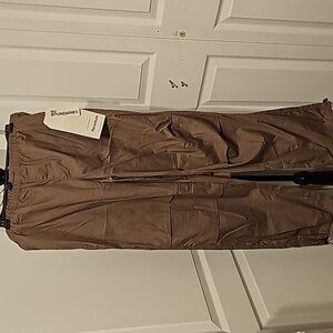 Nwt parachute pants ankles tighten